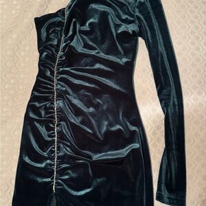 Lulu's One-Shoulder Velvet Dress in Deep Green
